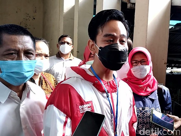 Walkot Solo Gibran Rakabuming Raka di Pasar Gede, Sabtu (27/2/2021).