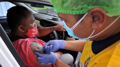 Ada Layanan Vaksinasi COVID-19 Drive Thru di Bali