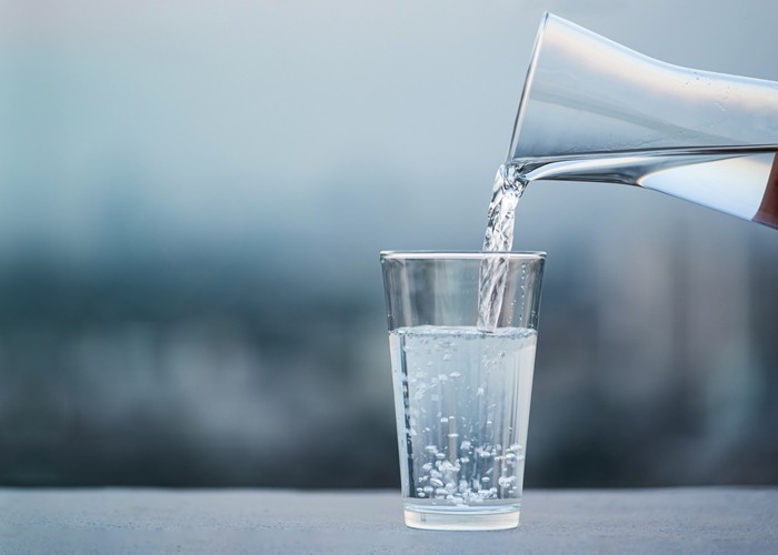 Apa yang Terjadi Jika Sehari Minum 3 Liter Air? Ini 5 Faktanya Apa yang Terjadi Jika Sehari Minum 3 Liter Air? Ini 5 Faktanya