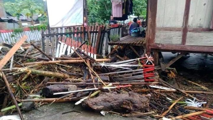 Banjir bandang di Dompu NTB yang hanyutkan 36 rumah