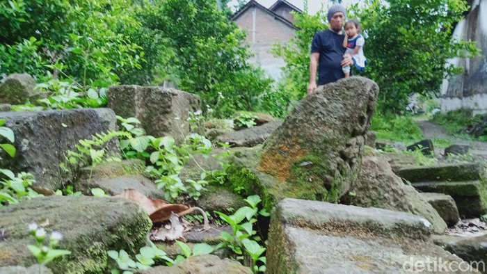 Bebatuan candi di Klaten yang dikumpulkan warga