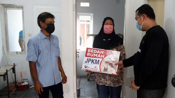 Bedah Rumah untuk Warga Serpong
