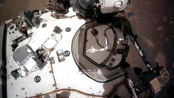 Terlihat rover Perseverance dalam keadaan baik dan siap melakukan misinya mencari jejak kehidupan kuno di Planet Merah. Foto: NASA
