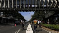 Seperti  diketahui, jalur sepeda yang dipasang di ruas jalan Ibu Kota dilakukan untuk menunjang keamanan dan kenyamanan para pengguna sepeda.