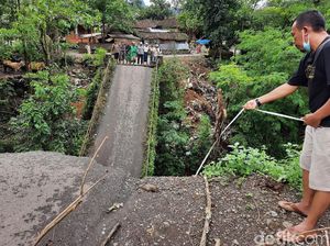 Kadis PUPR Situbondo Sebut Jembatan Putus karena Bentuk Perubahan Sungai