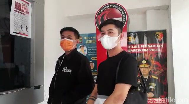 Kakak dan asisten pribadi menjenguk Millen Cyrus