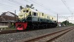 Lokomotif dengan Livery Jadul