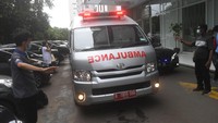 Diketahui, Anggota Dewan Pengawas (Dewas) KPK Artidjo Alkostar meninggal dunia. Kepergian mantan hakim agung yang hidup sederhana itu disampaikan Mahfud Md melalui akun Twitter-nya. Mahfud tak menjelaskan penyebab meninggalnya Artidjo Alkostar. Namun, dia menyebut Artidjo sudah lama berstatus dalam pengawasan akibat gangguan pada jantung dan paru-paru.