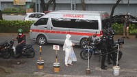 Rencananya jenazah Artidjo akan dibawa ke Situbondo, Jawa Timur. Artidjo akan dimakamkan di tanah kelahirannya di Situbondo.