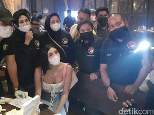 Positif Benzo, Millen Cyrus Kena Razia Prokes di Kafe