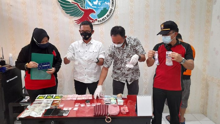 Polres Raja Lebong tangkap bandar sabu yang sisihkan uang hasil penjualannya untuk pergi haji orang tua