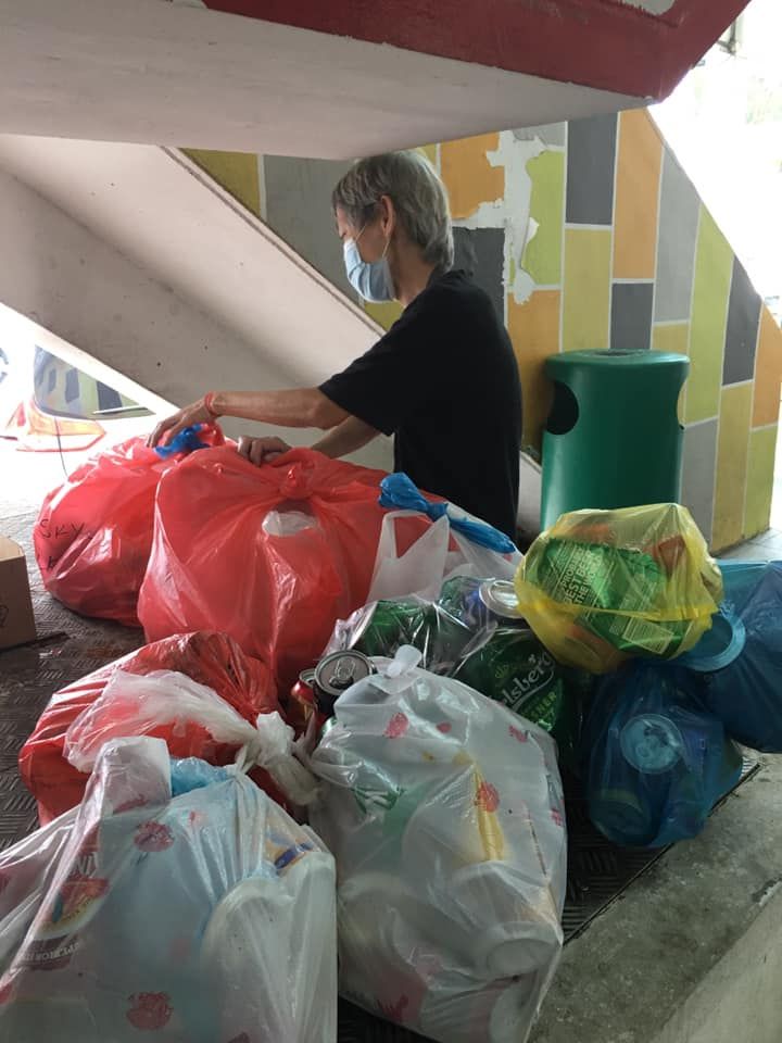 suka minta sisa makanan, nenek ini dapat uang rp 1 juta