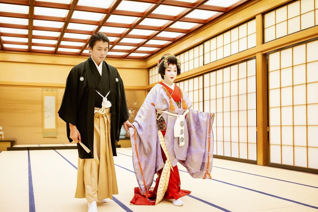 Syahrini Dandan Ala Geisha di Ulang Tahun Pernikahan ke-2 dengan Reino Barack