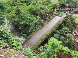 Tak Ada Hujan, Jembatan di Situbondo Ini Tiba-tiba Putus