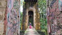 Talang Londo atau bahasa kerennya aqua duct ini, termasuk yang pendek. Panjangnya hanya sekitar 25 sampai 30-an meter. Kemudian yang di daerah Badran, Temanggung, panjangnya mencapai 100 meter. (Eko Susanto/detikTravel)
