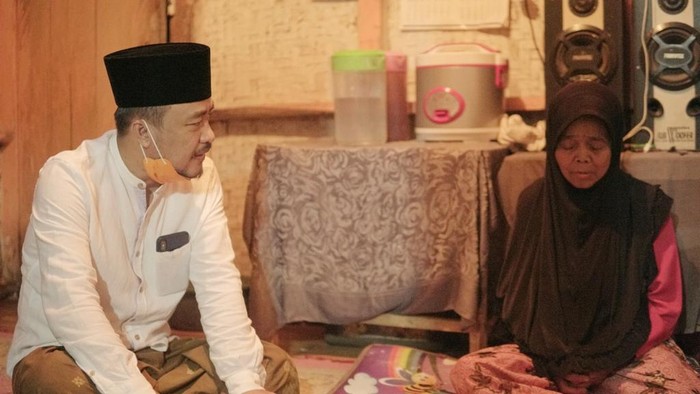 Wabup Tasikmalaya Deni Sagara saat bertemu warga (Foto: dok pribadi Deni Sagara)