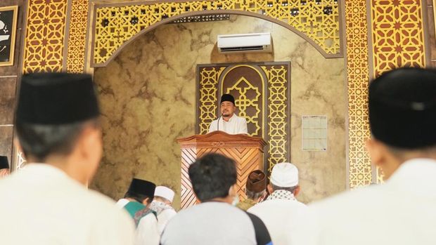 Wabup Tasikmalaya Deni Sagara saat bertemu warga (Foto: dok pribadi Deni Sagara)