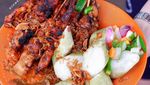 20 Sate Ayam Madura Enak Ada di Sini