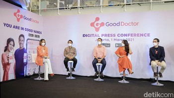 Managing Director Good Doctor Indonesia, Danu Wicaksana, hadir bersama dengan Ketua Umum PB IDI, dr Daeng M Faqih, sekaligus berbicara mengenai berbagai macam isu kesehatan di Indonesia. Peluncuran aplikasi Good Doctor akan disiarkan melalui live streaming di website detikcom, CNN Indonesia, serta kanal YouTube Good Doctor dan Instagram Gooddoctor.id