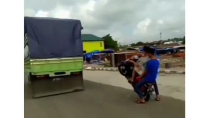Aksi freestyle ugal-ugalan di Parepare (Istimewa)