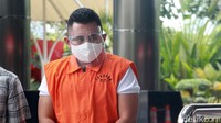 Salah satu penerima uang suap tersebut diperiksa terkait kasusnya yakni gratifikasi dalam izin ekspor benih lobster (benur) di Kementerian KKP. 