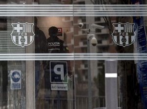 Setahun Barcagate: Barcelona Digeledah, Bartomeu Ditangkap