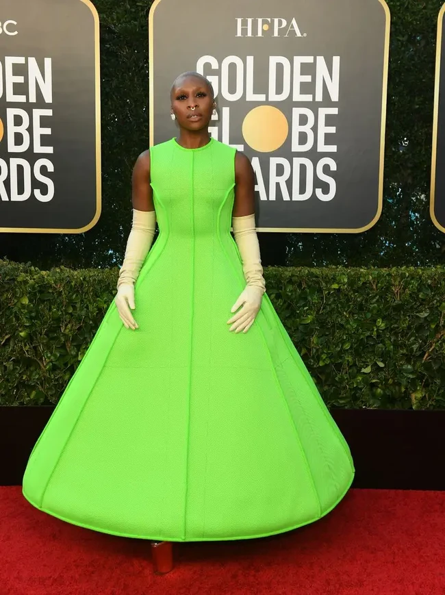 Penampilan Cynthia Erivo ini malah dibilang lebih cocok untuk pesta kostum Hollywood. Sepakat? (Foto: Instagram)