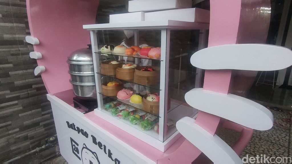 Bikin Gemas! Bakpao dan Cilok Hello Kitty dan Angry Bird dari Cianjur