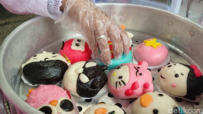 Bikin Gemas! Bakpao dan Cilok Hello Kitty dan Angry Bird dari Cianjur