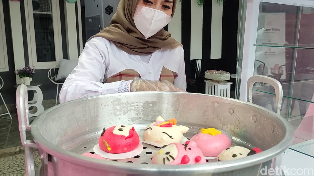 Bikin Gemas! Bakpao dan Cilok Hello Kitty dan Angry Bird dari Cianjur