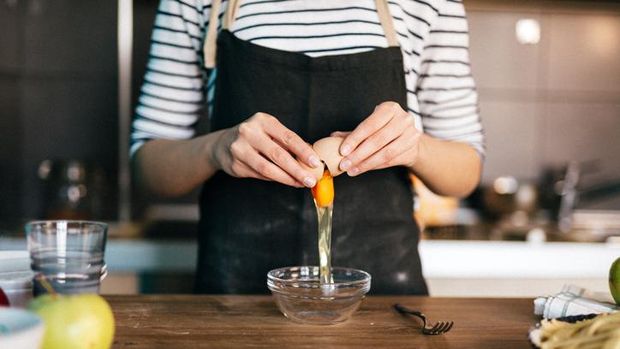 Cara Memasak Telur Mata Sapi Tanpa Minyak, Diganti dengan Air!