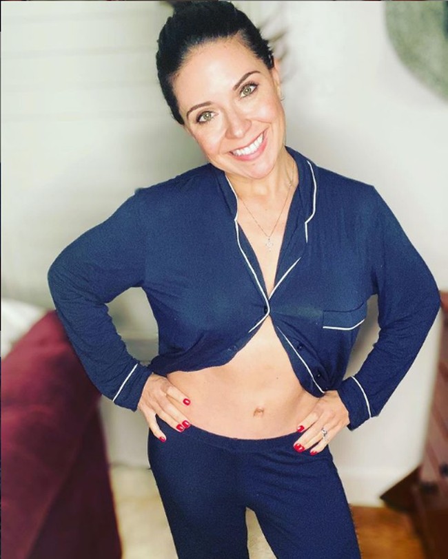 Akhirnya pihak sekolah kalau anak-anak Crystal haarus dikeluarkan dari sekolah. Crystal mengungkap bahwa ketiga anaknya sedih dengan keputusan tersebut tapi tidak tahu secara spesifik alasan sebenarnya. Foto: Instagram/@the.real.mrs.poindexter