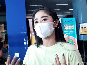Dewi Perssik Murka Ada Netizen Menyebutnya Pelakor hingga Tunjukkan Alat Kelamin