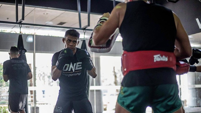 Eko Roni Saputra berlatih di Evolve MMA, Singapura