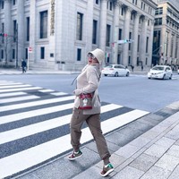 Syahrini tampil dengan tas koleksi Doraemon x Gucci. Tas edisi terbaru itu hadir dalam dua ukuran mini dan small. Untuk ukuran mini seperti yang dipakai Syahrini pada situs resmi Gucci dijual dengan harga US$ 1.490. Foto: Dok. Instagram @princessyahrini