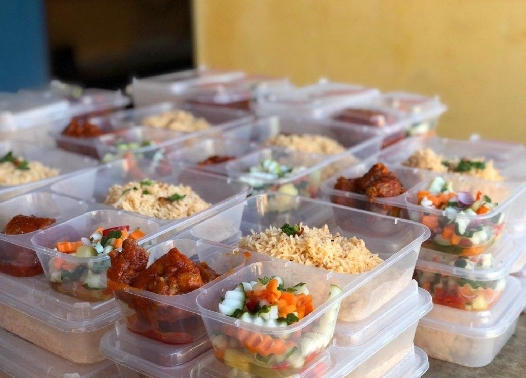 Guru Ini Siapkan Sarapan Untuk Sekelas yang Datang Hanya Satu Murid