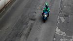Hati-hati! Jalan Rasuna Said Terpantau Rusak