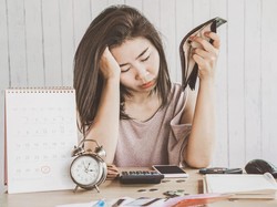 Jadi Miskin Gara-gara Suami Tidak Terbuka Terlilit Pinjol, Adakah Jalan Keluar?