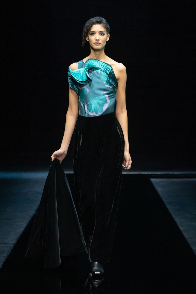 Koleksi busana terbaru Giorgio Armani Fall/Winter 2021. Foto: dok. Courtesy of Giorgio Armani