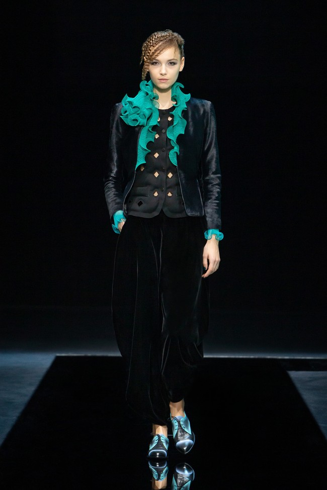 Koleksi busana terbaru Giorgio Armani Fall/Winter 2021. Foto: dok. Courtesy of Giorgio Armani