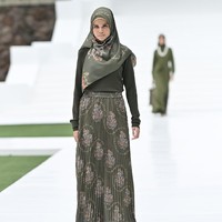Ivan Gunawan melalui lini busana muslim Mandjha Hijab mengeluarkan koleksi terbaru untuk Ramadhan dan Lebaran 2021 dengan tema Hope, Love, Happiness. Foto: dok. Ivan Gunawan.