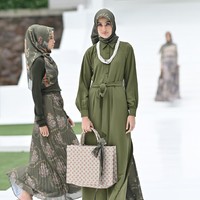 Ivan Gunawan melalui lini busana muslim Mandjha Hijab mengeluarkan koleksi terbaru untuk Ramadhan dan Lebaran 2021 dengan tema Hope, Love, Happiness.  Foto: dok. Ivan Gunawan.
