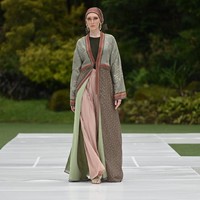 Ivan Gunawan melalui lini busana muslim Mandjha Hijab mengeluarkan koleksi terbaru untuk Ramadhan dan Lebaran 2021 dengan tema Hope, Love, Happiness.  Foto: dok. Ivan Gunawan.