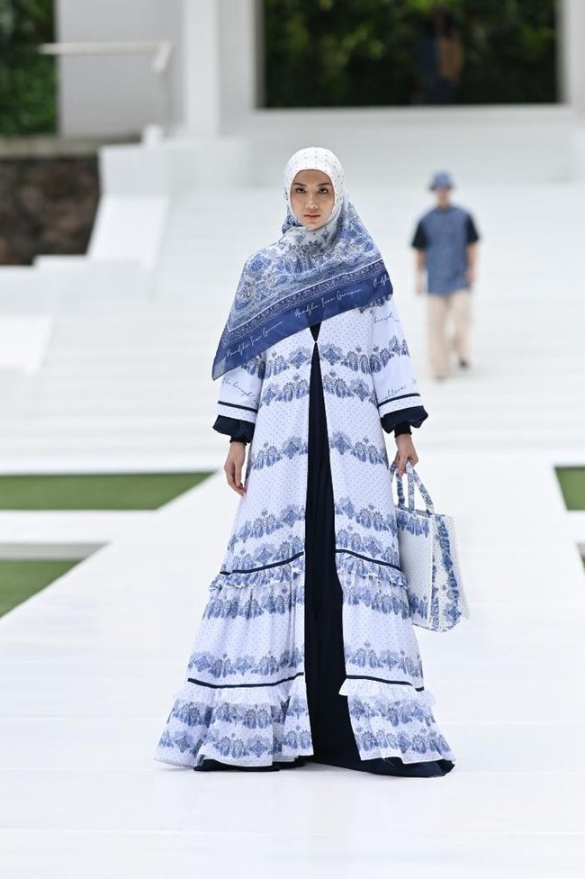 Ivan Gunawan melalui lini busana muslim Mandjha Hijab mengeluarkan koleksi terbaru untuk Ramadhan dan Lebaran 2021 dengan tema Hope, Love, Happiness.  Foto: dok. Ivan Gunawan.
