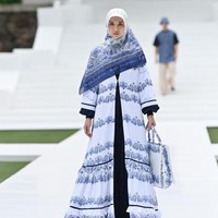 Ivan Gunawan melalui lini busana muslim Mandjha Hijab mengeluarkan koleksi terbaru untuk Ramadhan dan Lebaran 2021 dengan tema Hope, Love, Happiness.  Foto: dok. Ivan Gunawan.
