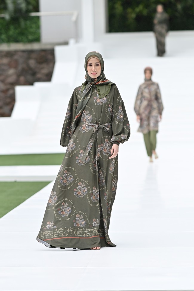 Ivan Gunawan melalui lini busana muslim Mandjha Hijab mengeluarkan koleksi terbaru untuk Ramadhan dan Lebaran 2021 dengan tema Hope, Love, Happiness. Foto: dok. Ivan Gunawan.