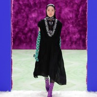 Fashion show koleksi Prada Fall/Winter 2021. Koleksi busana musim dingin dari Prada merupakan karya duo desainer Raf Simons dan Miuccia Prada.  Foto: dok. Courtesy of Prada.