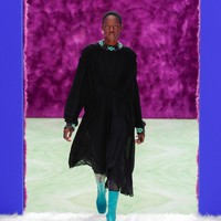 Prada manggabungkan tren masa lalu dan masa kini di koleksi musim dingin 2021. Foto: dok. Courtesy of Prada.