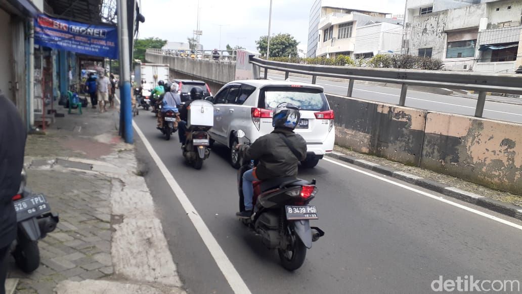 Macet LEZ Kota Tua, Jakarta, 1 Maret 2021. (Afzal Nur Iman/detikcom)
