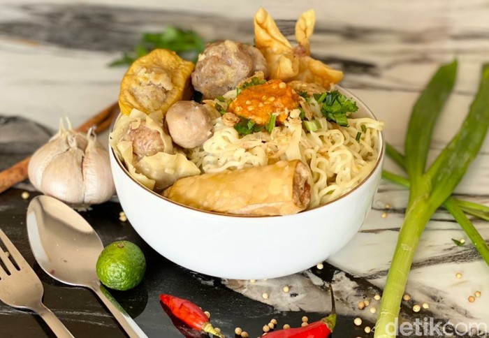 Mantul! Bakso Jibeuh, Bakso 7 in 1 Racikan Kedai H. Darmo Mantul! Bakso Jibeuh, Bakso 7 in 1 Racikan Kedai H. Darmo